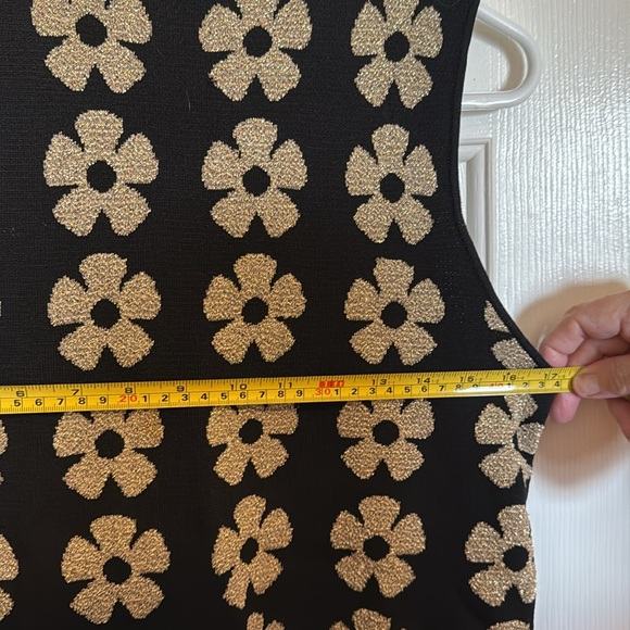 Sami + Dani Black Gold Daisy Print Knit Sleeveless Sweater Dress Size Medium - Picture 7 of 9